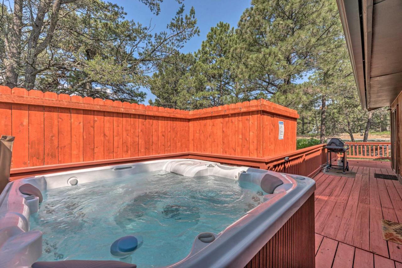 Quiet Retreat With Hot Tub - 16 Miles To Ski Apache! Рюидозо Екстериор снимка