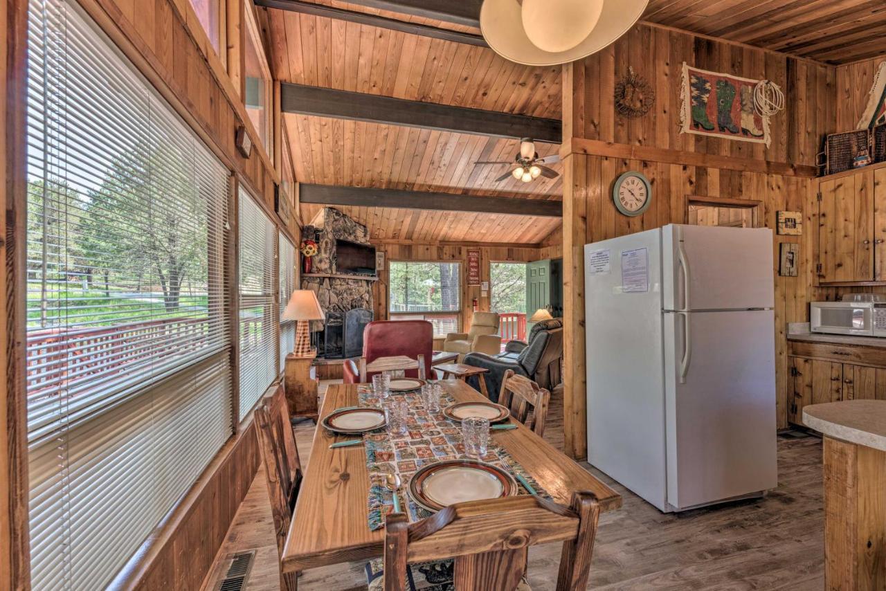 Quiet Retreat With Hot Tub - 16 Miles To Ski Apache! Рюидозо Екстериор снимка